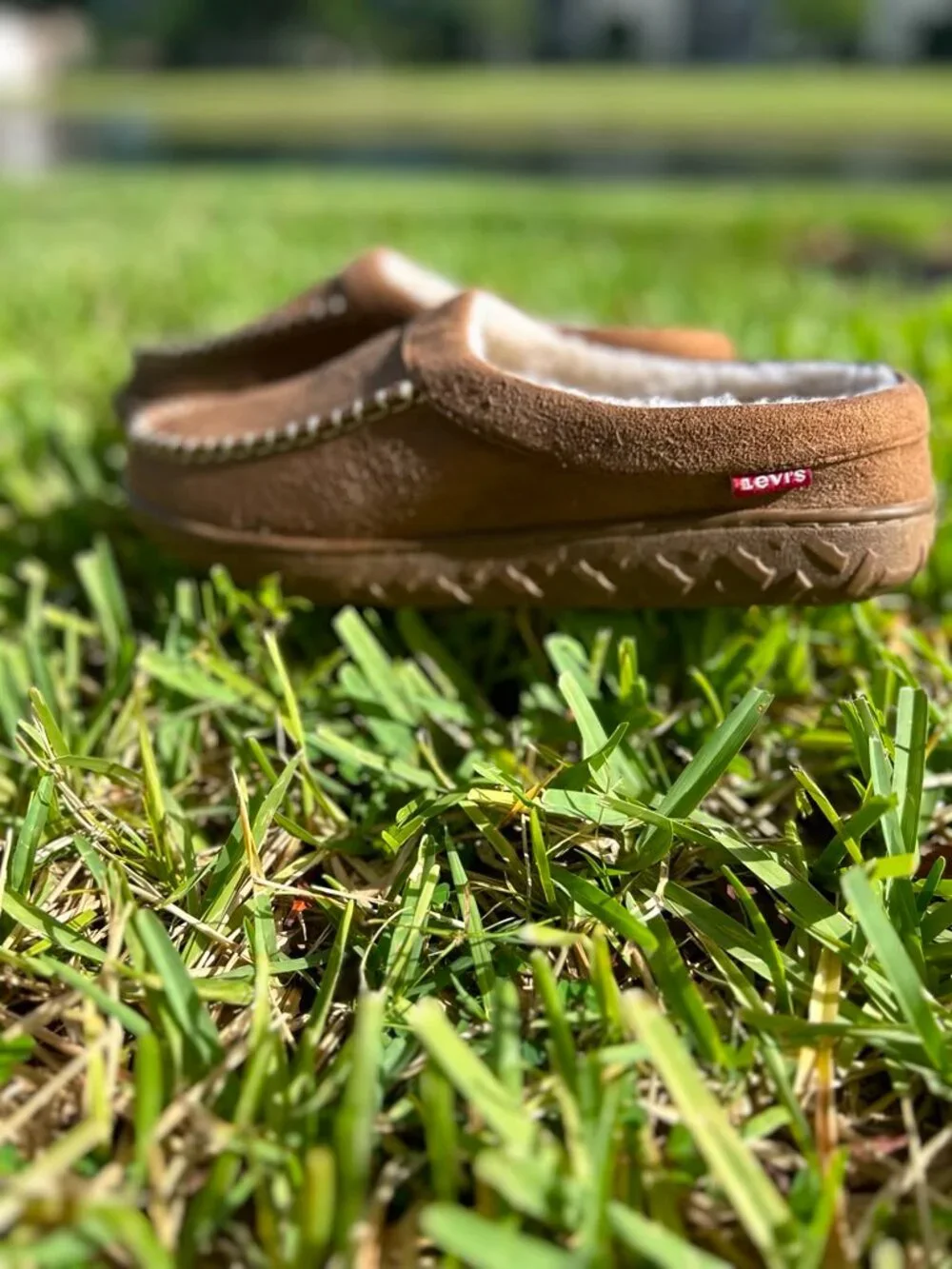 Levi’s Men’s Tan Sherpa Lined Slip On House Slippers Size L US 9.5-10.5.